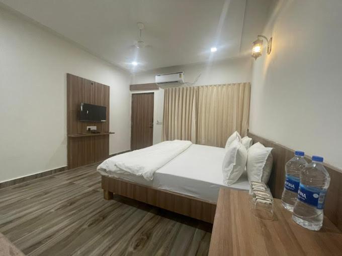Gir Night Resort Sasan Gir Luaran gambar
